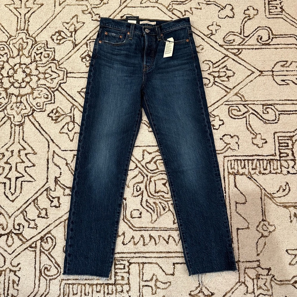 SOLD Levi’s Wedgie Straight